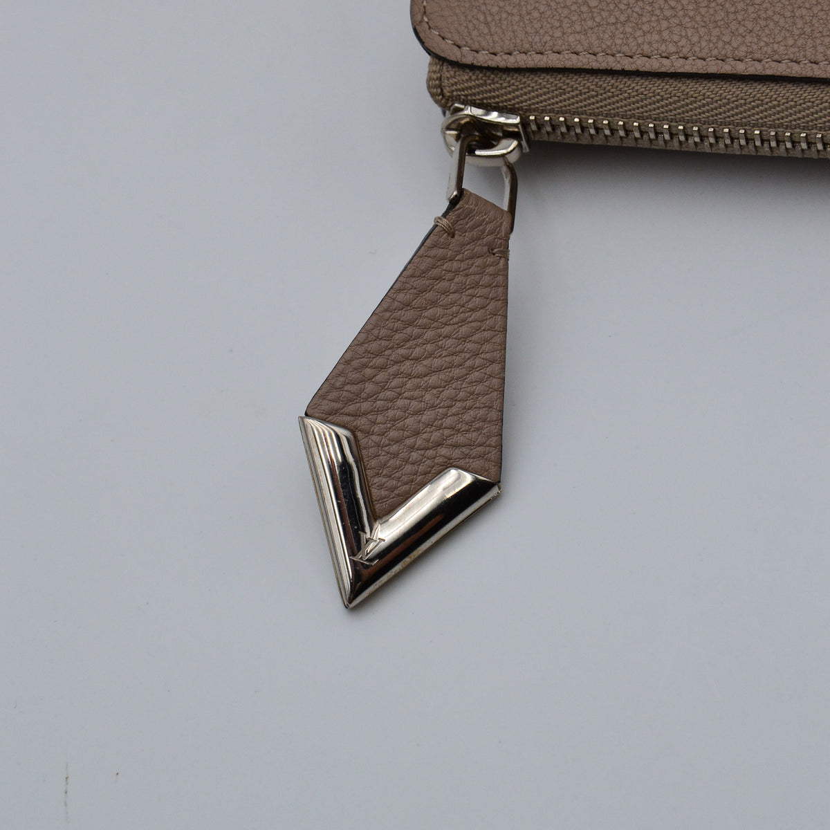 Louis Vuitton Portefeuille Comète Taurillon Taupe