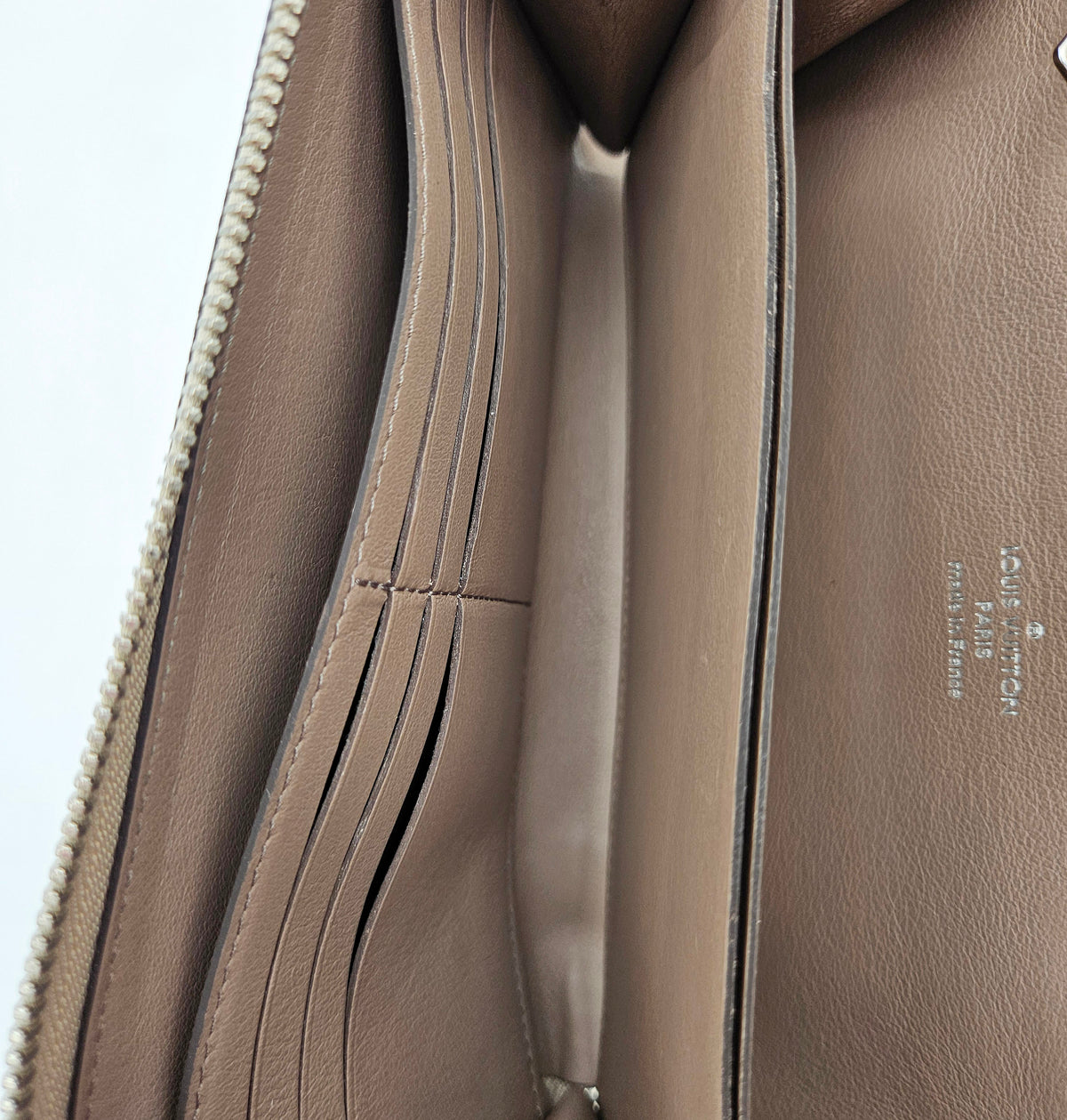 Louis Vuitton Portefeuille Comète Taurillon Taupe