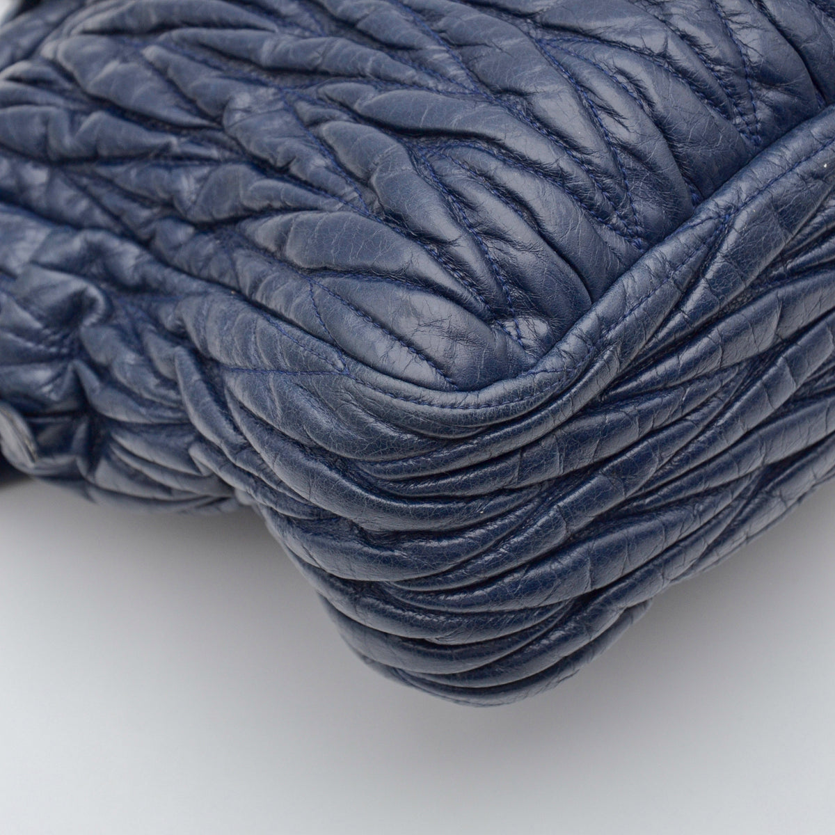 Miu Miu Coffer Cuir d'Agneau Bleu Marine