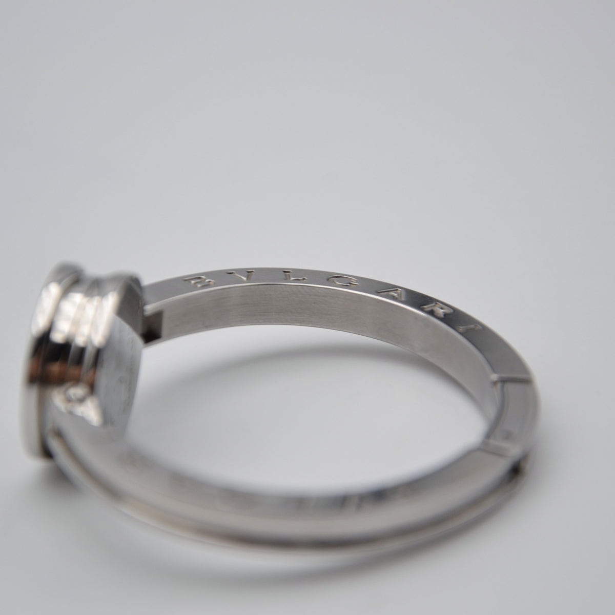 Montre Bulgari B.zero1 BZ22S Acier Cadran Noir Bracelet Jonc