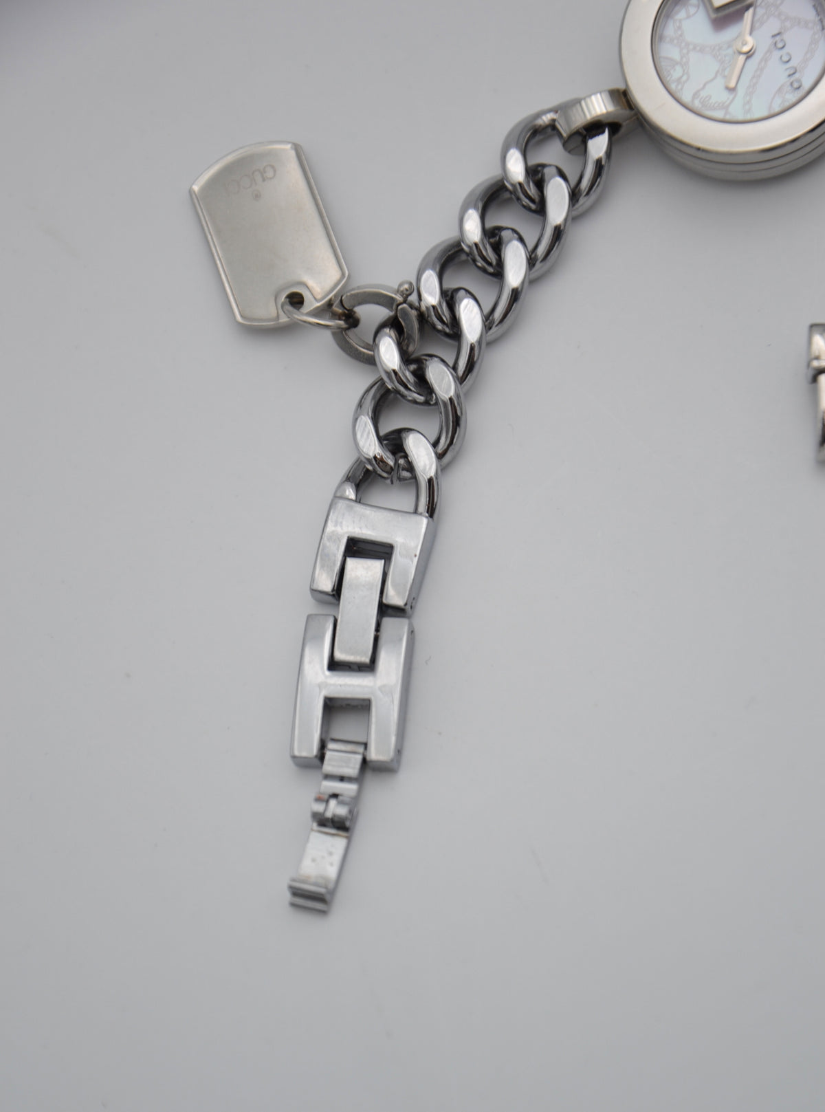 Montre Gucci 107 G vintage à charms