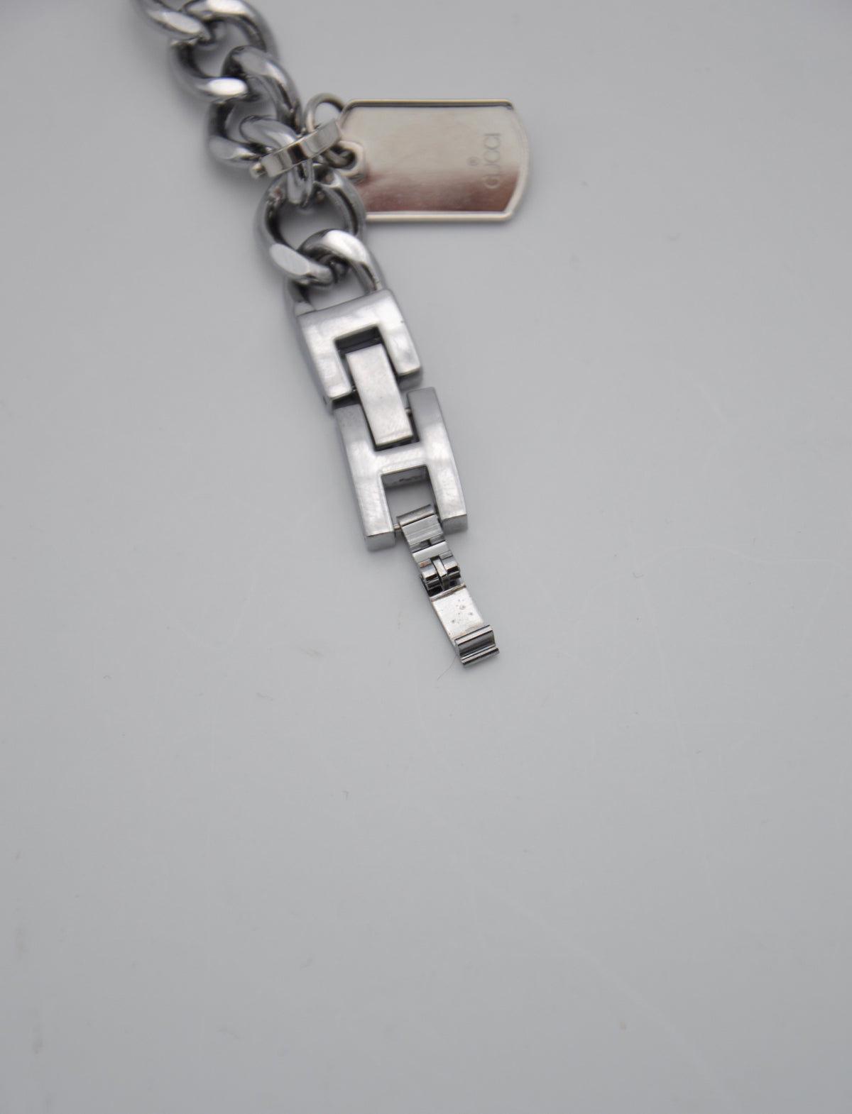 Montre Gucci 107 G vintage à charms