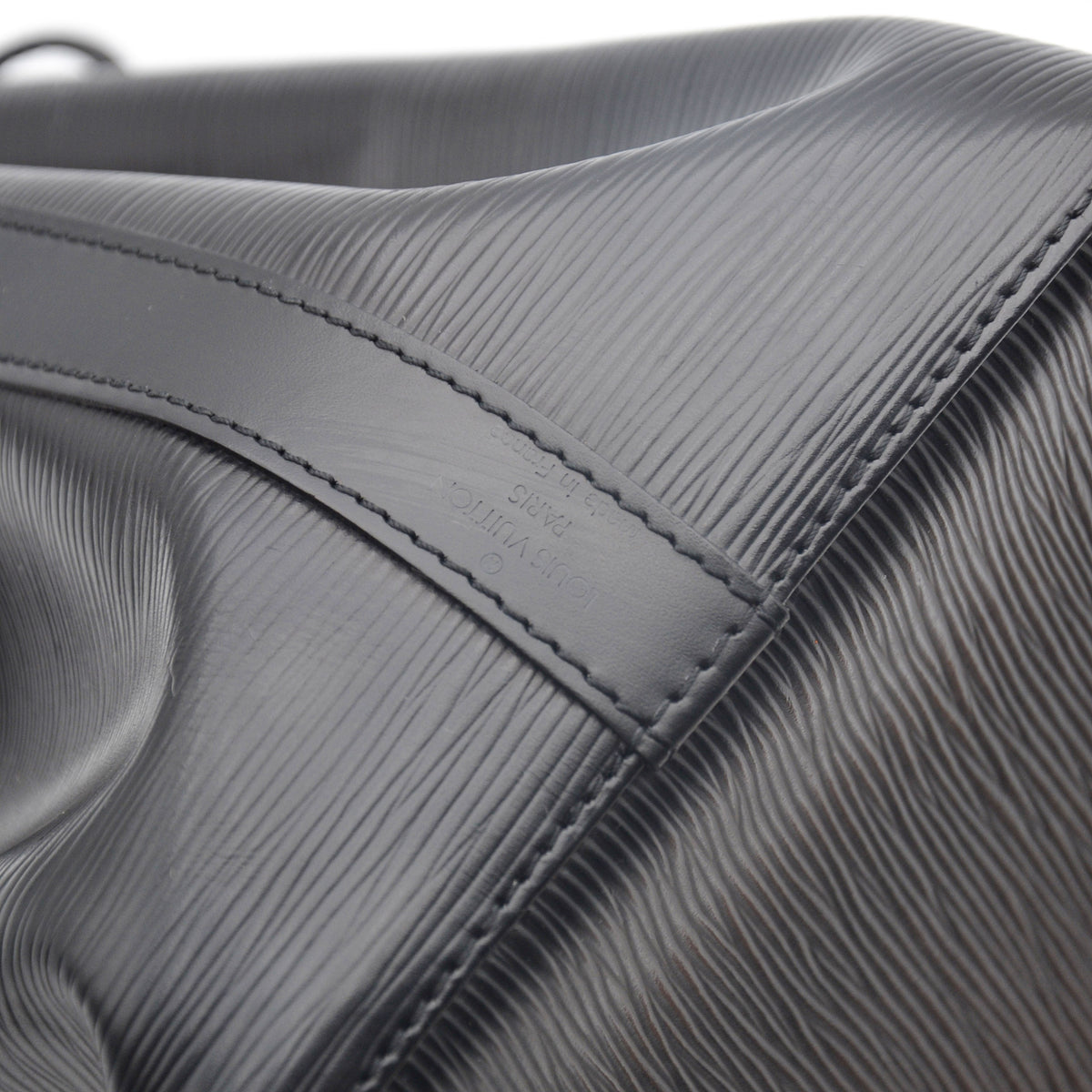 Louis Vuitton Noé moyen modèle cuir Épi noir