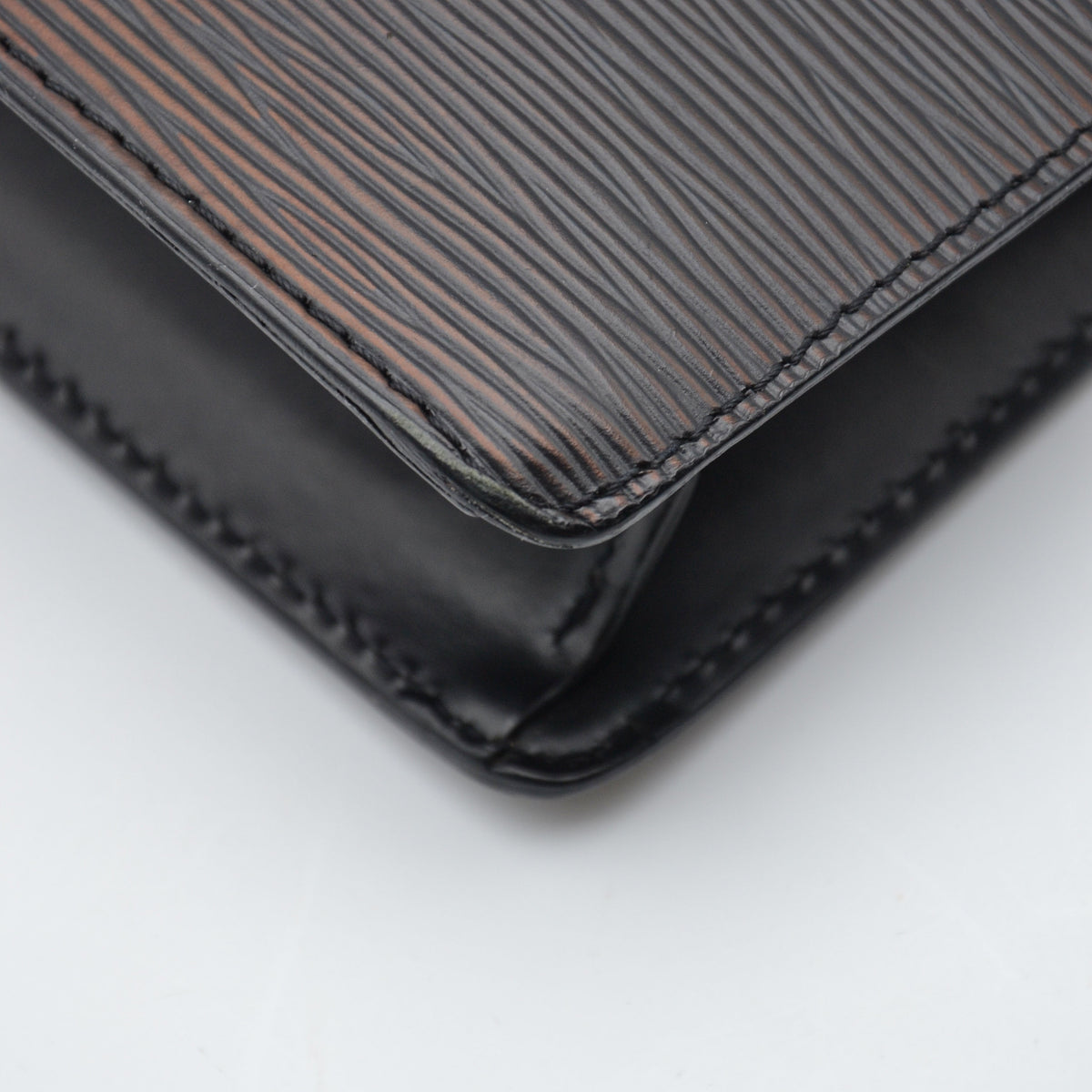 Pochette Louis Vuitton Épi noire
