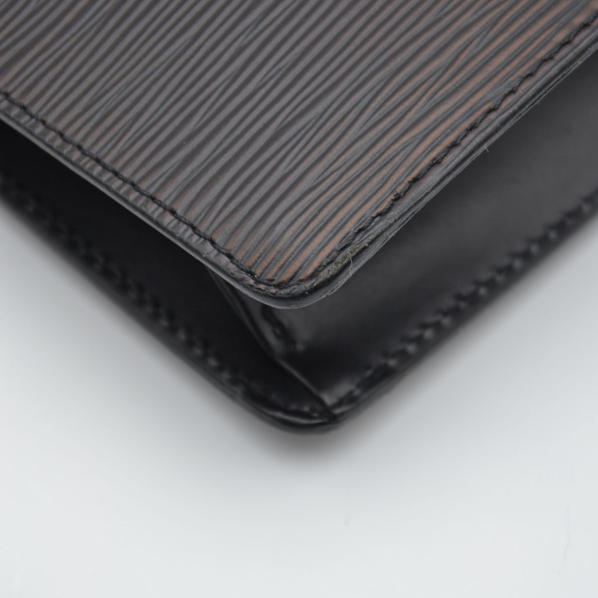 Pochette Louis Vuitton Épi noire