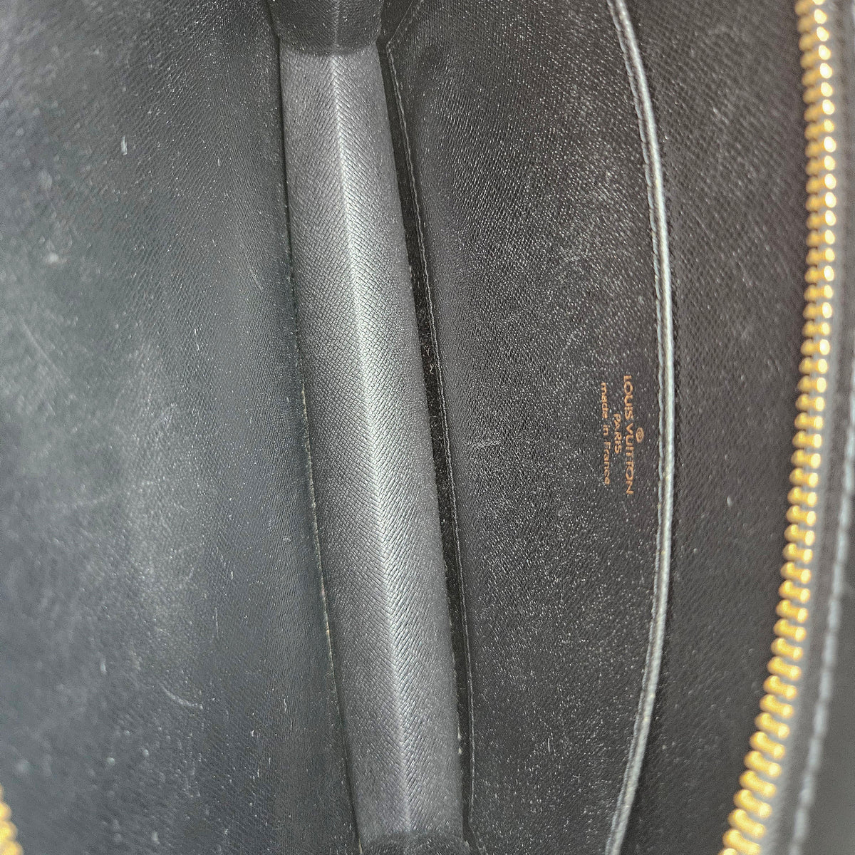 Pochette Louis Vuitton Épi noire