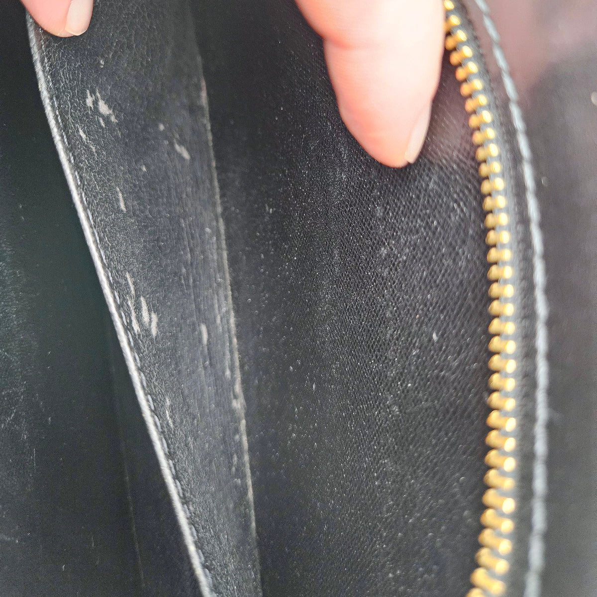 Pochette Louis Vuitton Épi noire