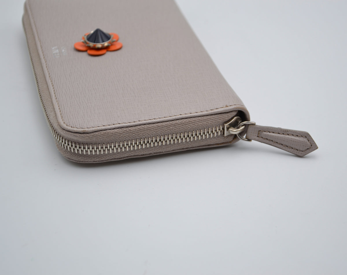 Portefeuille Fendi cuir beige zippé
