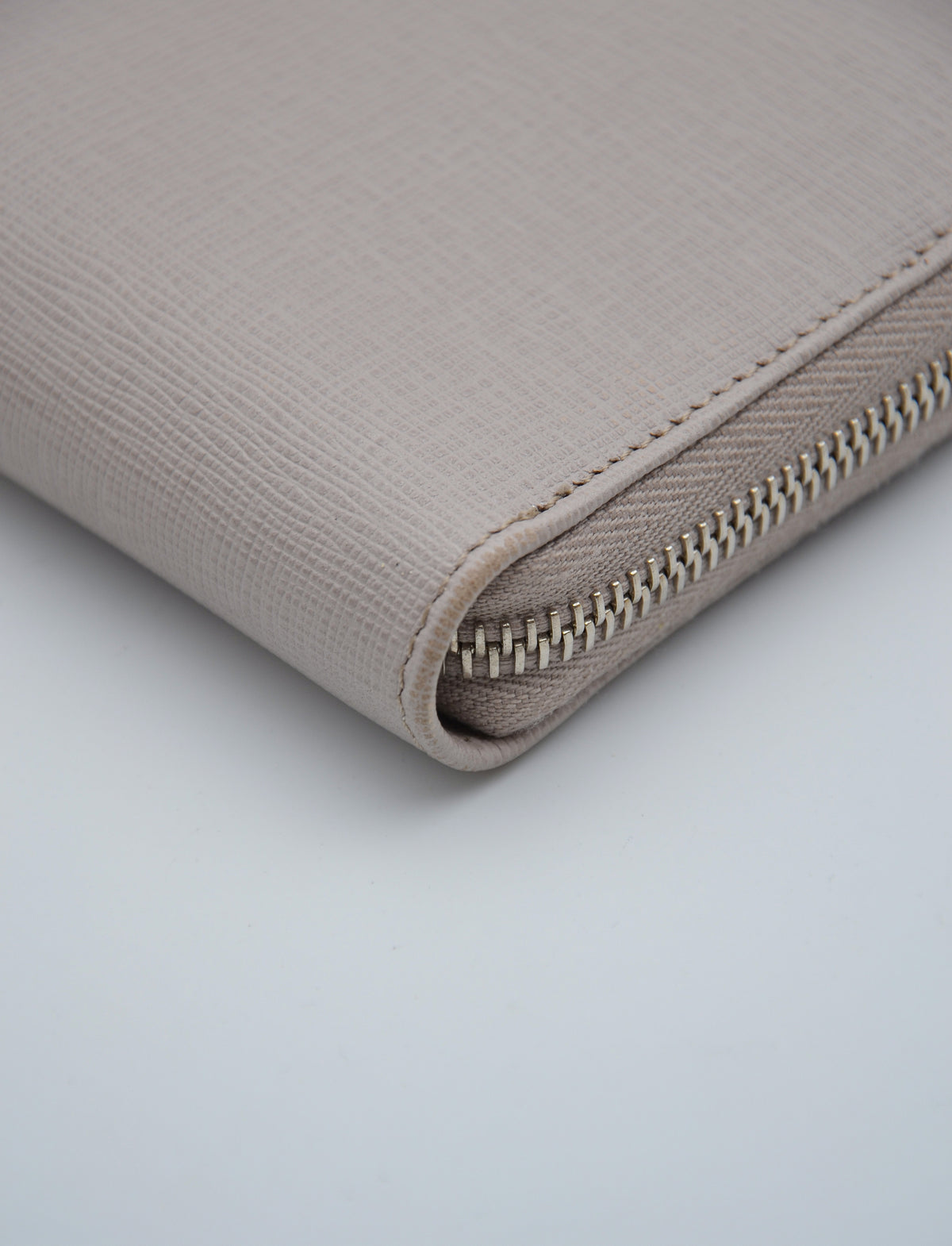 Portefeuille Fendi cuir beige zippé