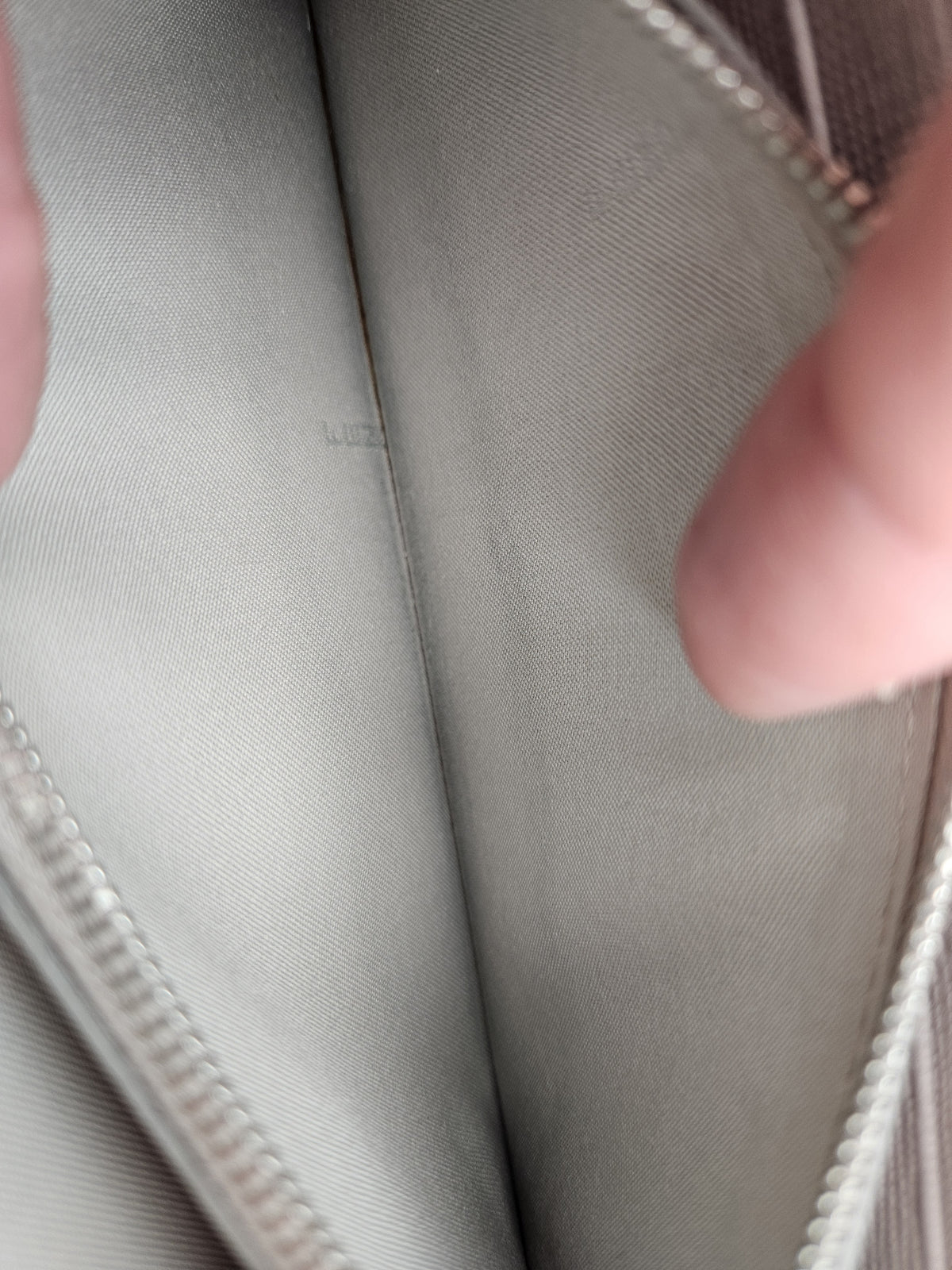 Portefeuille Fendi cuir beige zippé