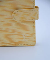Portefeuille Louis Vuitton Compact en Cuir Epi Jaune Pastel