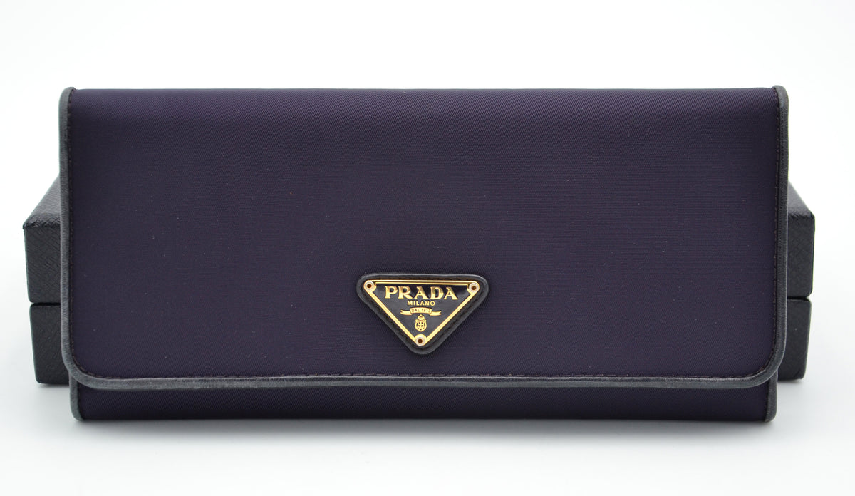 Portefeuille long Prada en nylon violet & cuir noir