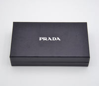 Portefeuille long Prada en nylon violet & cuir noir