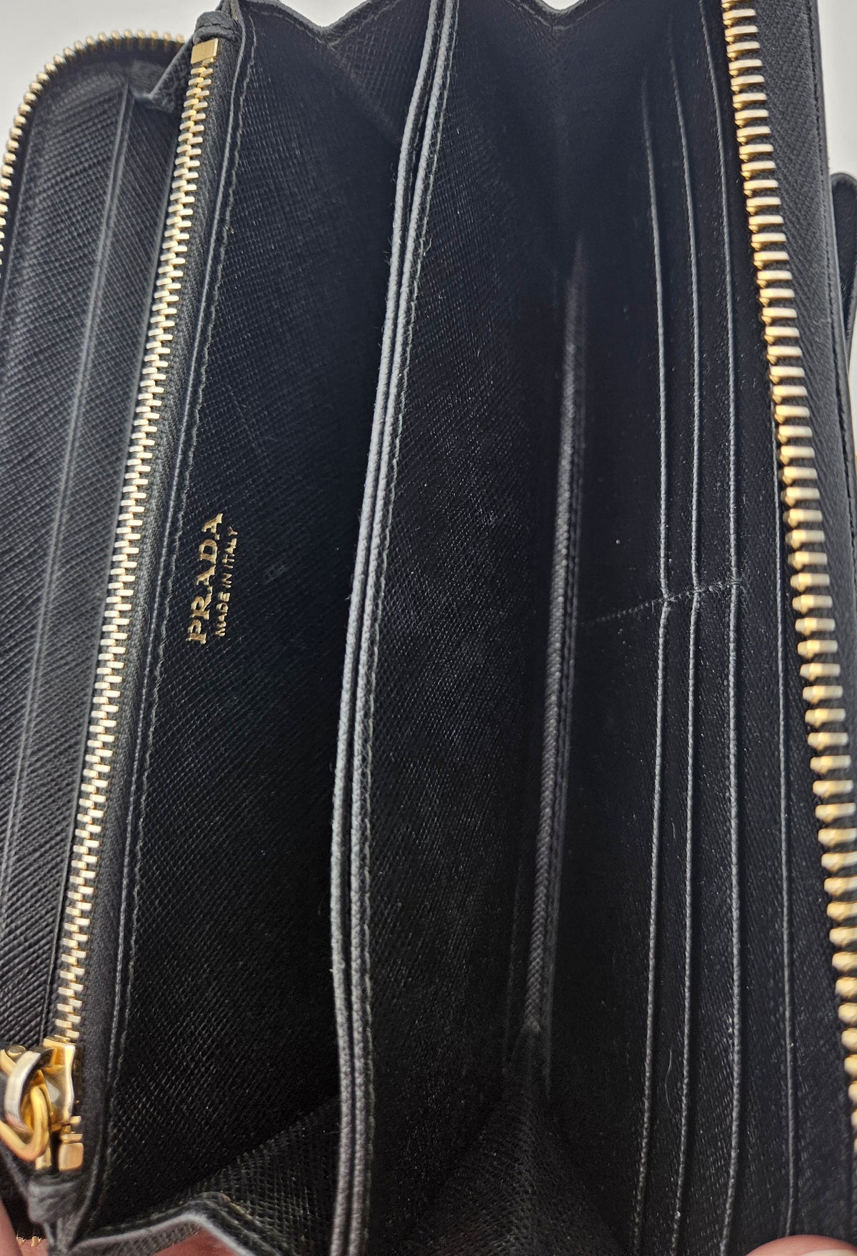 Portefeuille Long Prada En Cuir Saffiano
