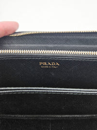 Portefeuille Long Prada En Cuir Saffiano