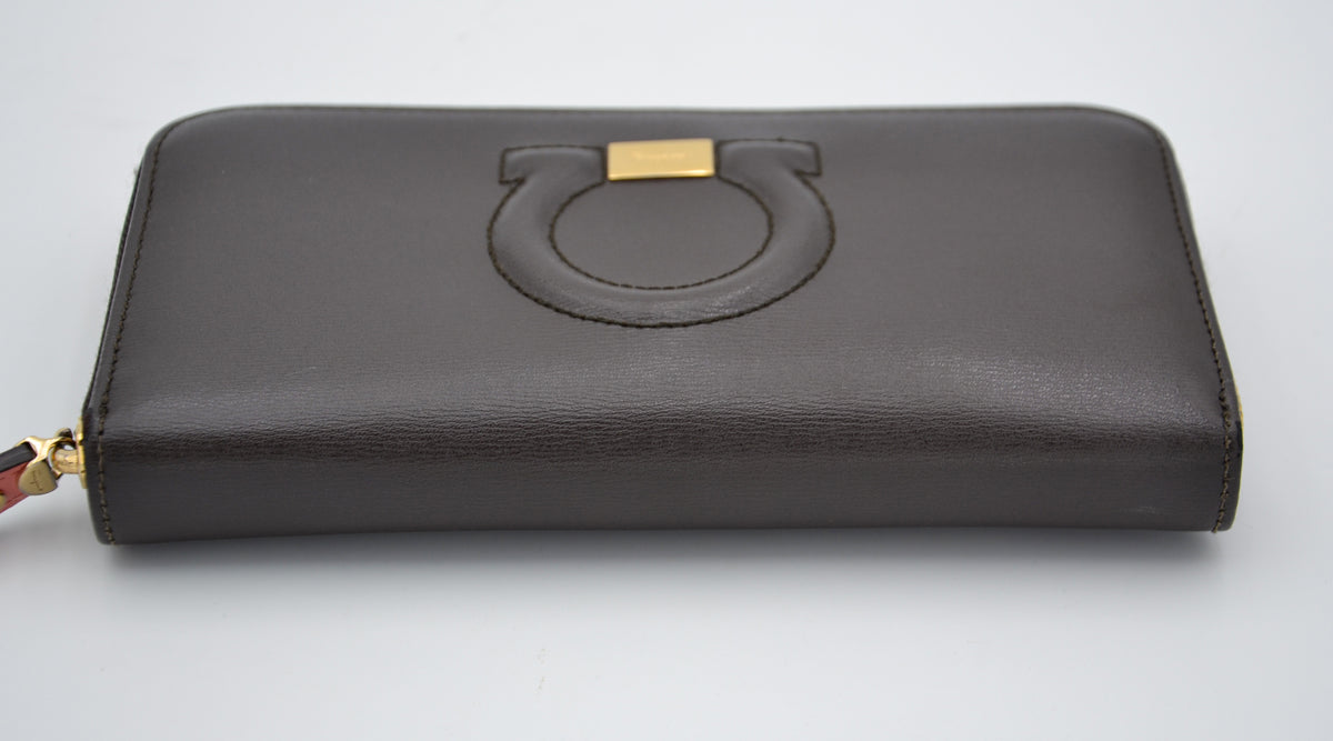Portefeuille Zippy Salvatore Ferragamo en Cuir