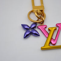 Porte-clés Louis Vuitton LV Initials & Fleur Monogram