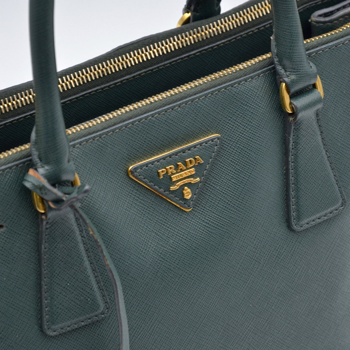Galleria Small double zip Saffiano