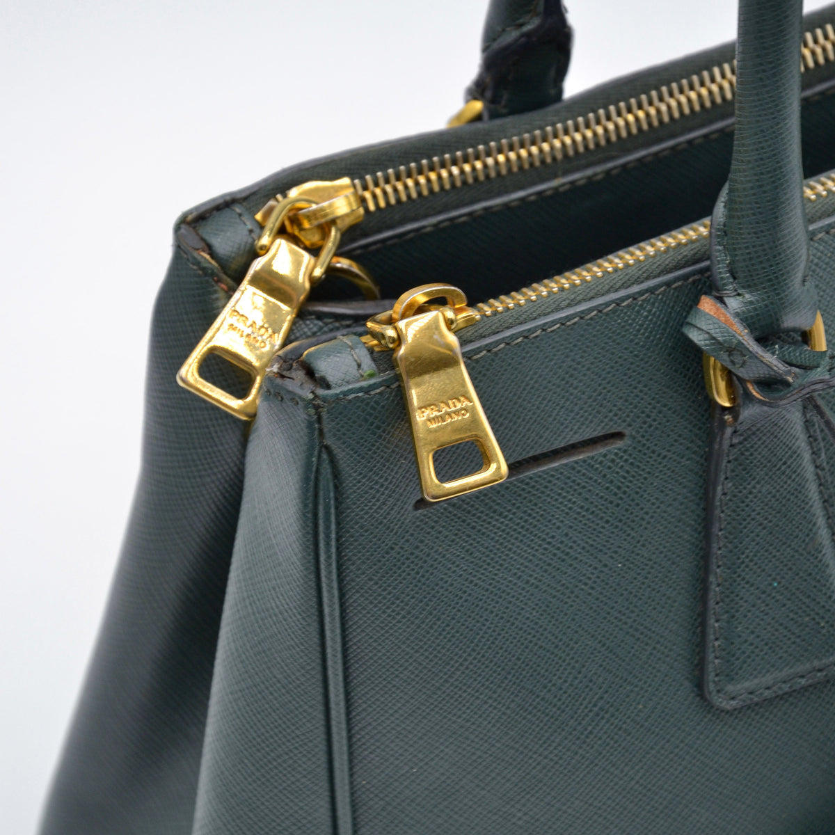 Galleria Small double zip Saffiano