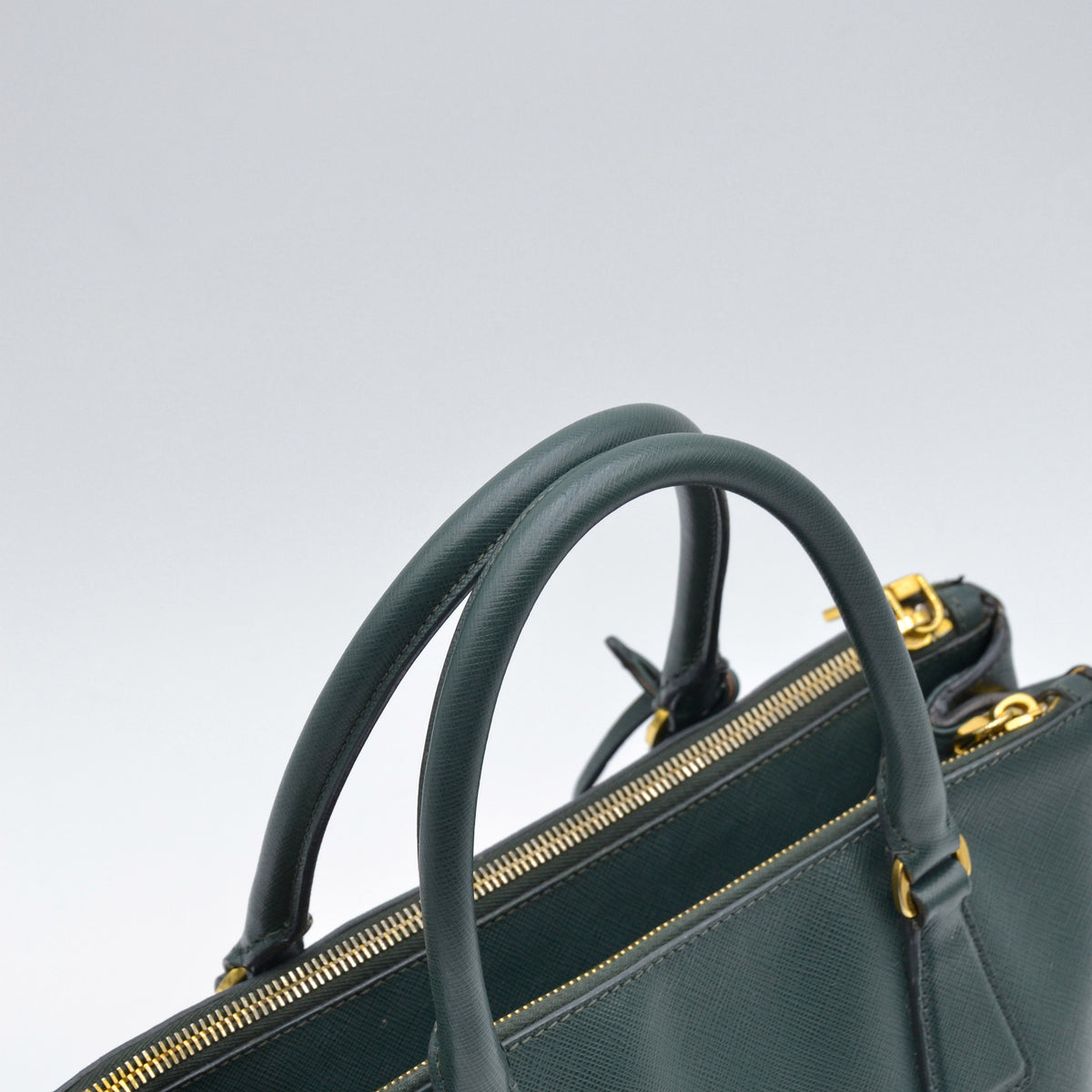 Galleria Small double zip Saffiano