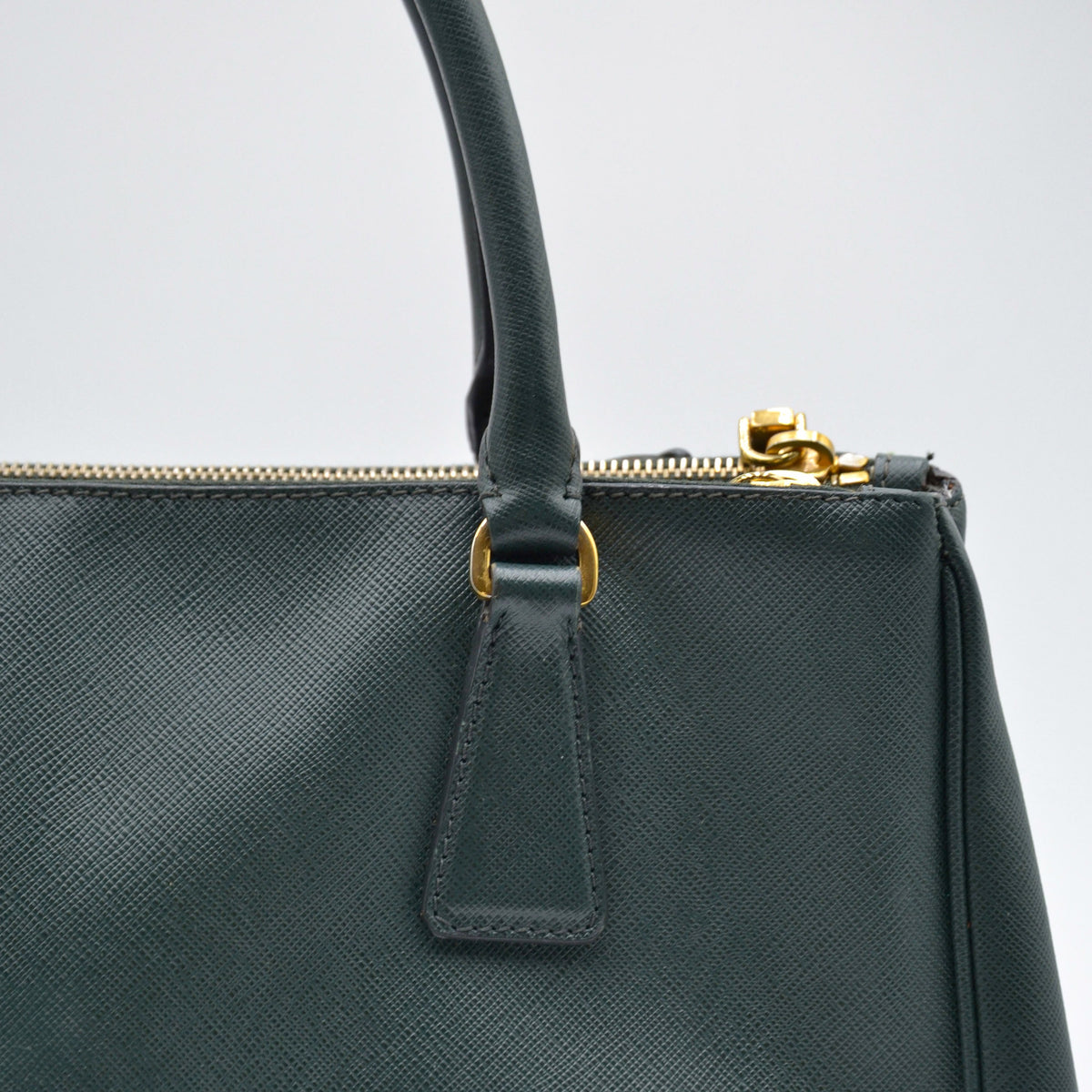 Galleria Small double zip Saffiano