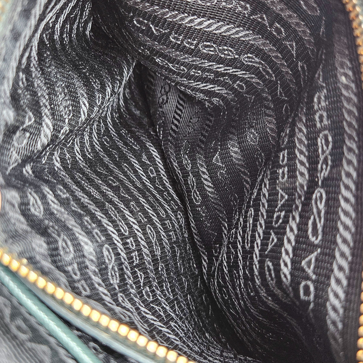 Galleria Small double zip Saffiano