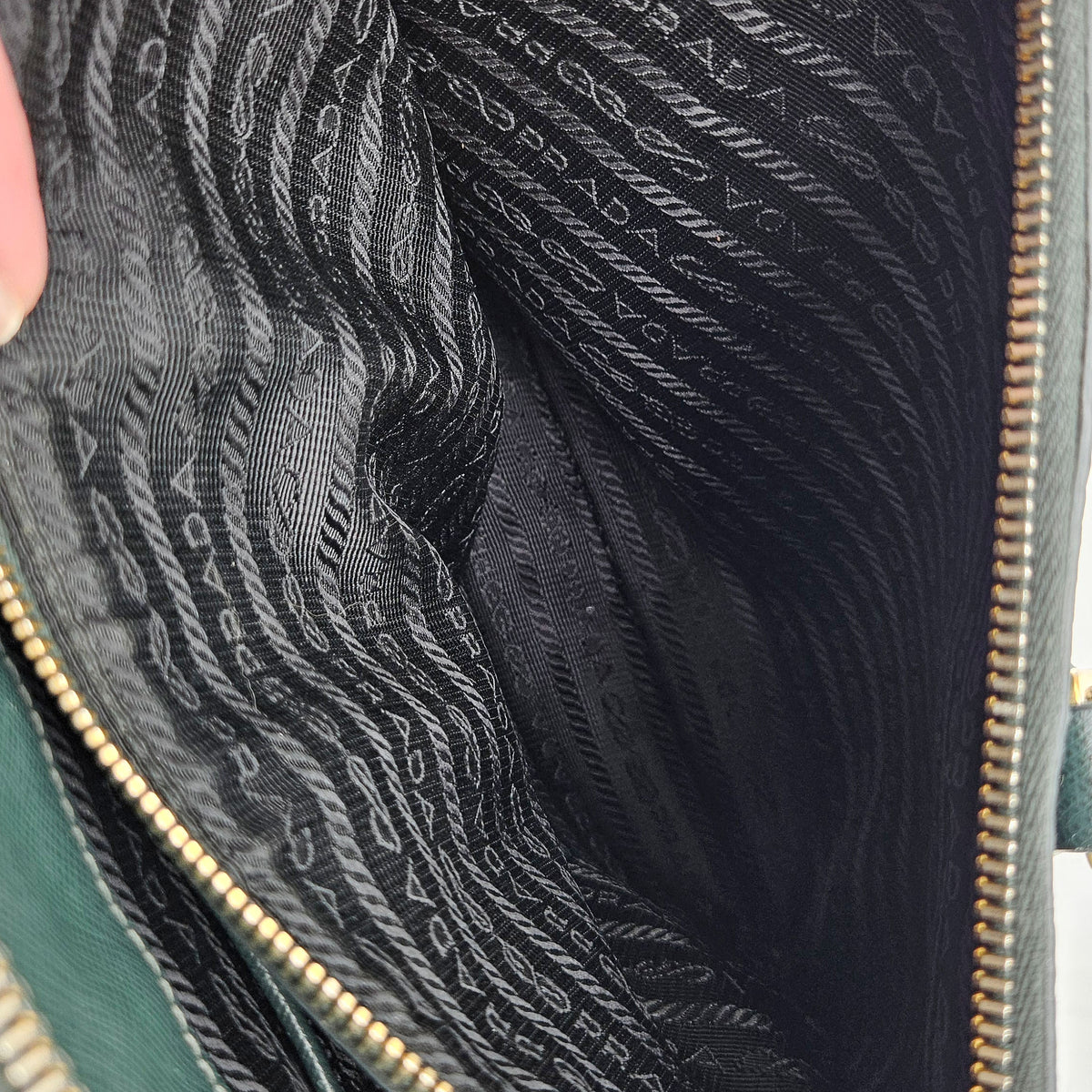 Galleria Small double zip Saffiano