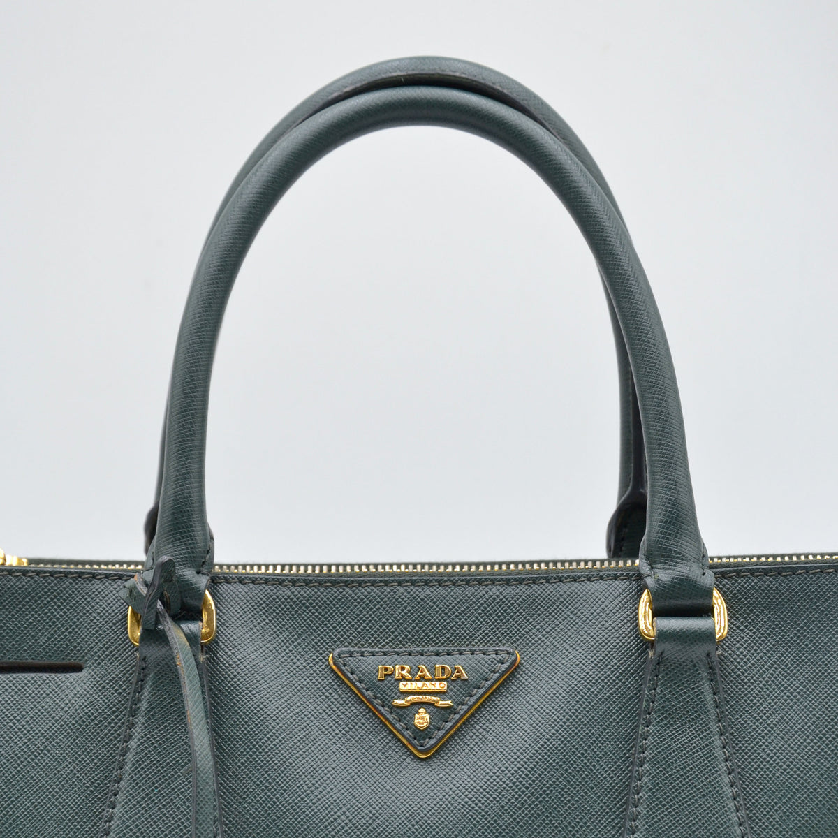 Galleria Small double zip Saffiano