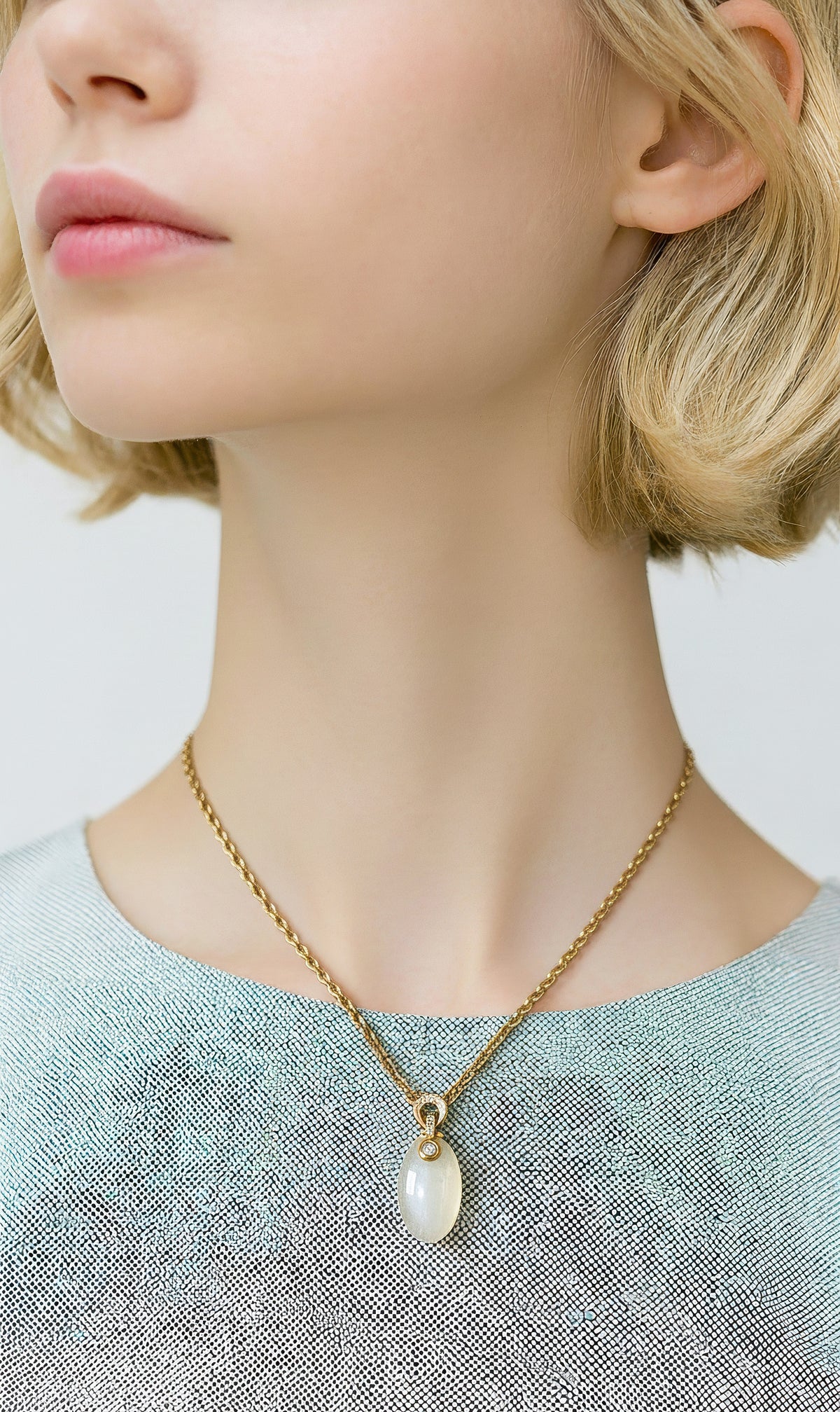 Givenchy Vintage Gold-Tone Lucite Pendant Necklace
