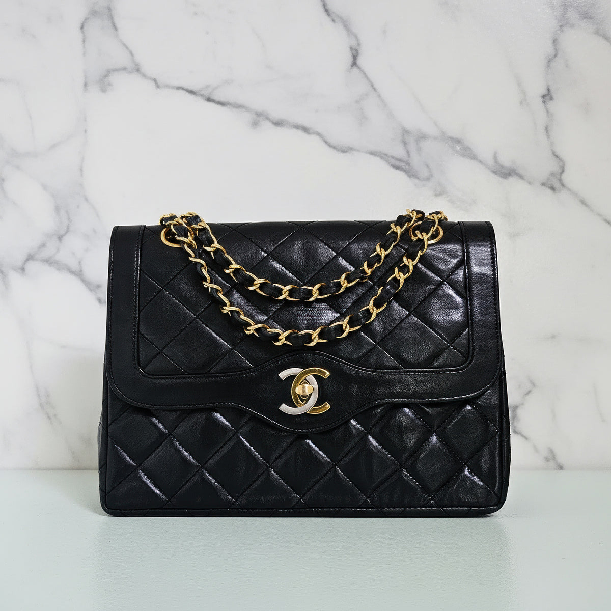 Vintage Chanel Double Flap Bag in Black Quilted Lambskin Leather (1986-1988)