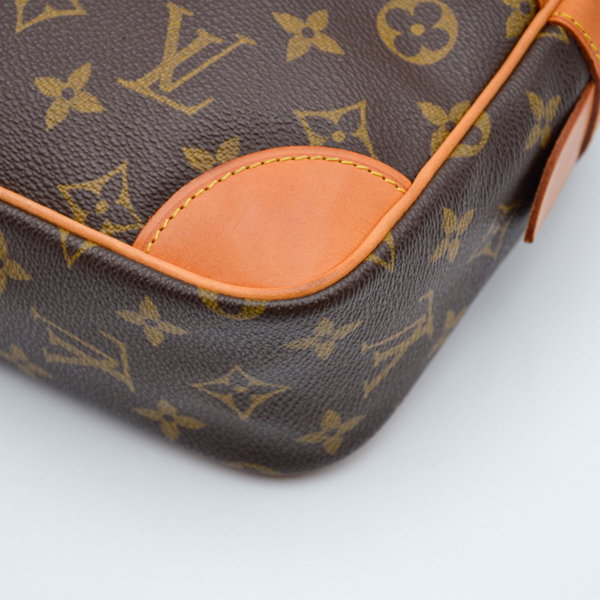 Pochette Louis Vuitton Compiègne 28