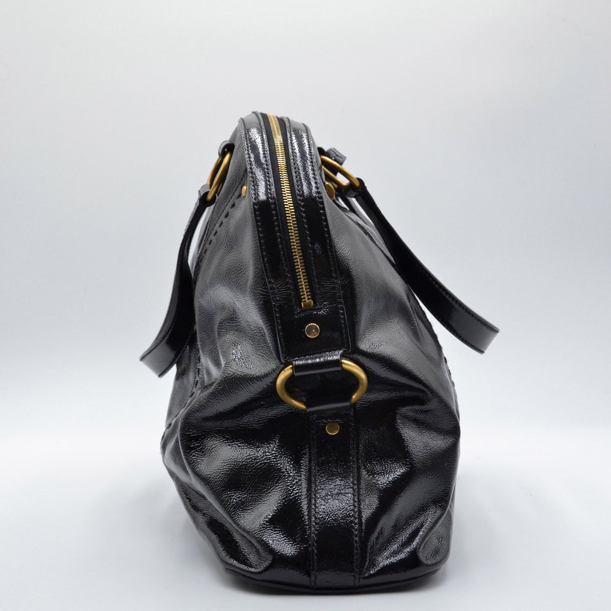 Muse Yves Saint Laurent cuir vernis