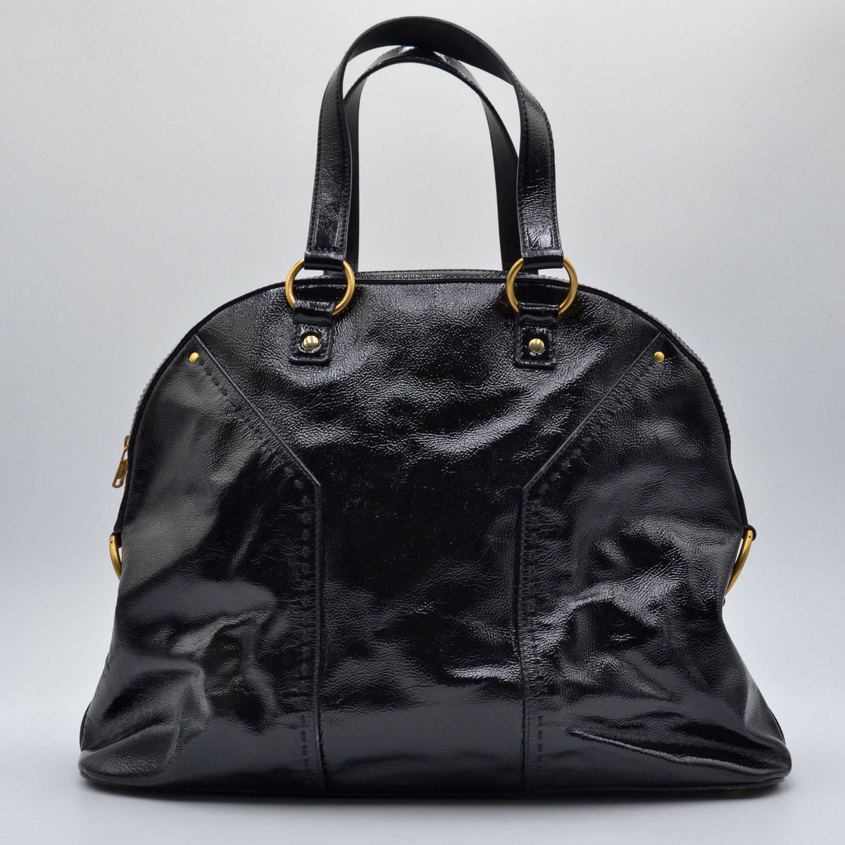 Muse Yves Saint Laurent cuir vernis