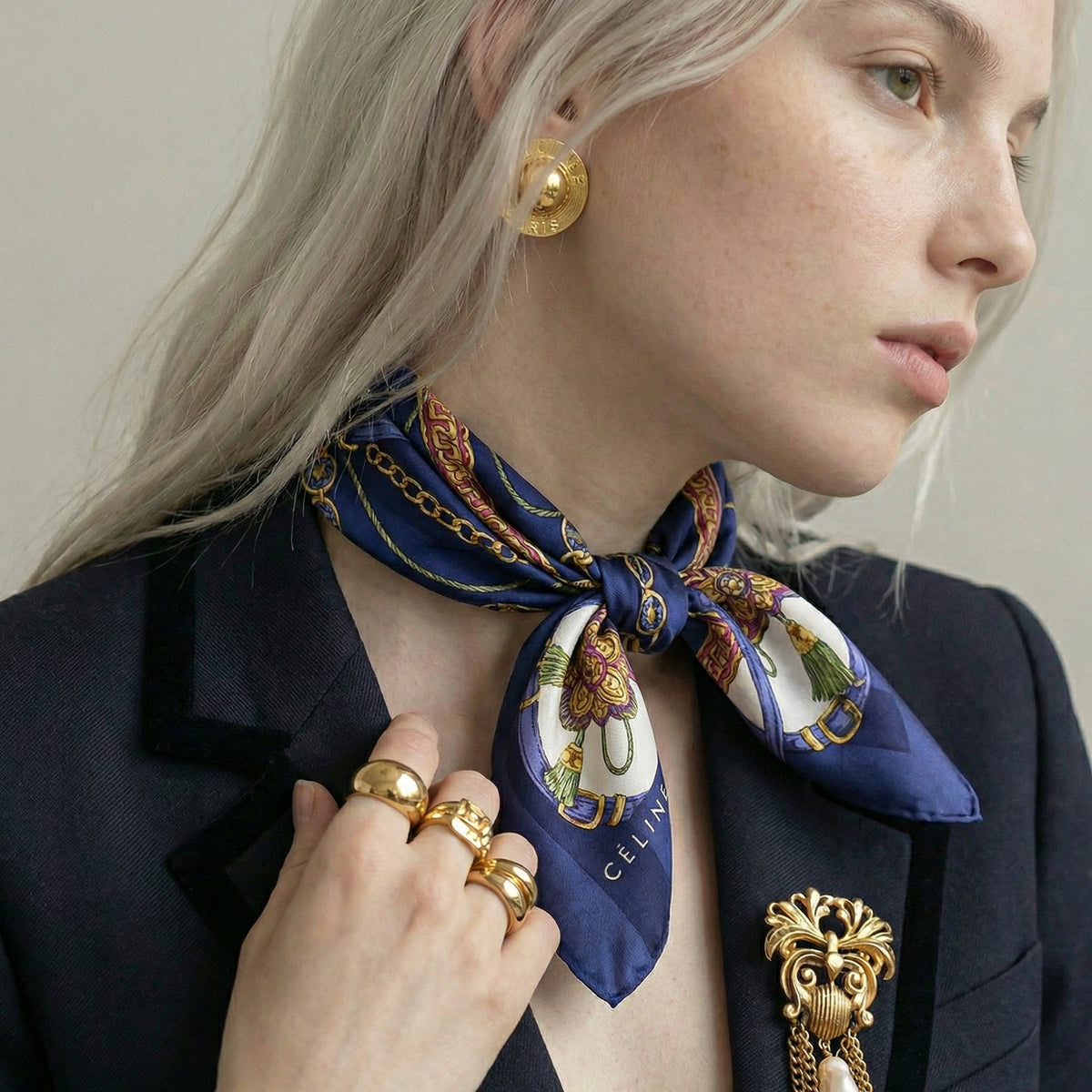 Foulard Bandana Vintage Céline Bleu À Motifs Floraux Et Chaînes