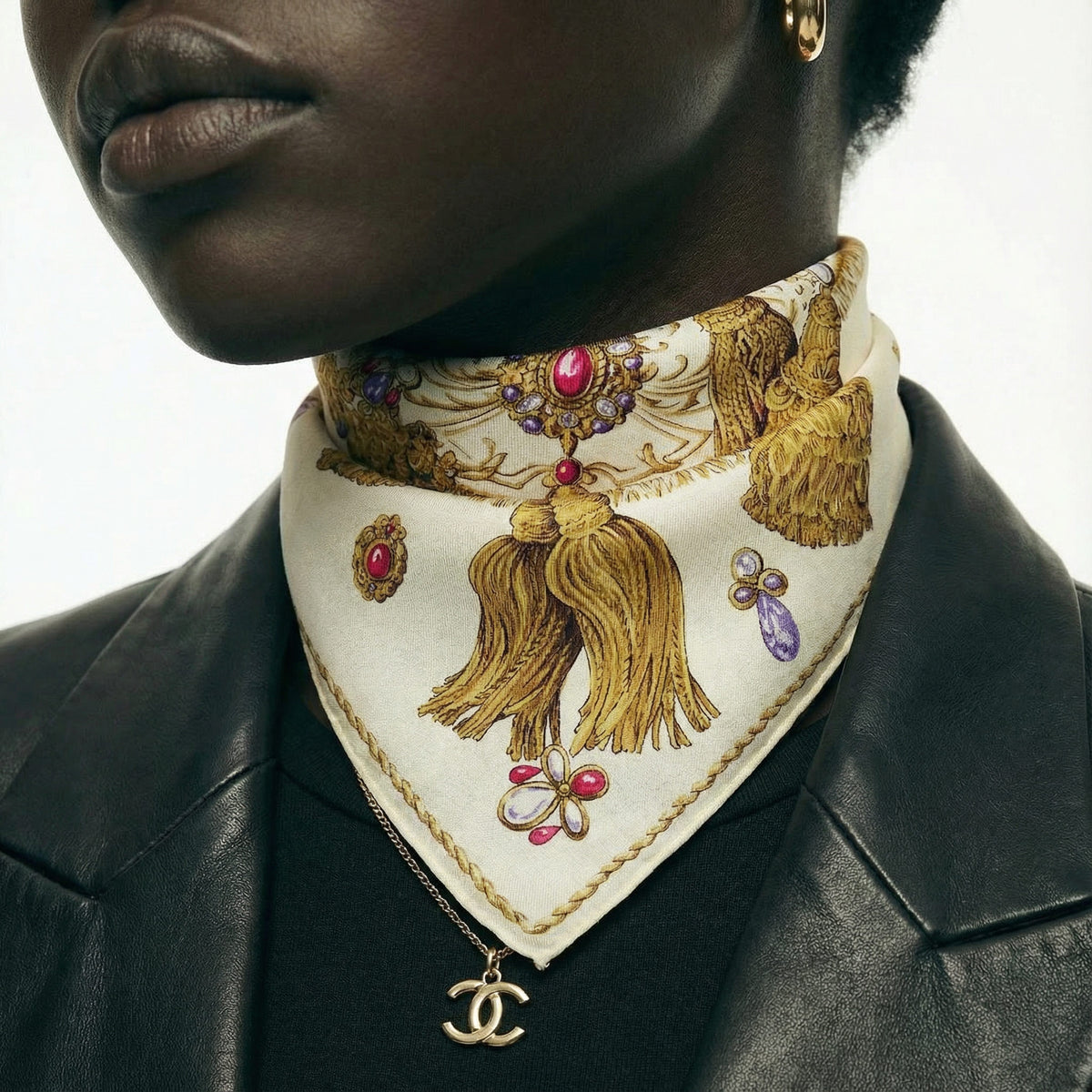 Foulard Bandana Vintage Christian Dior À Motif Baroque Doré