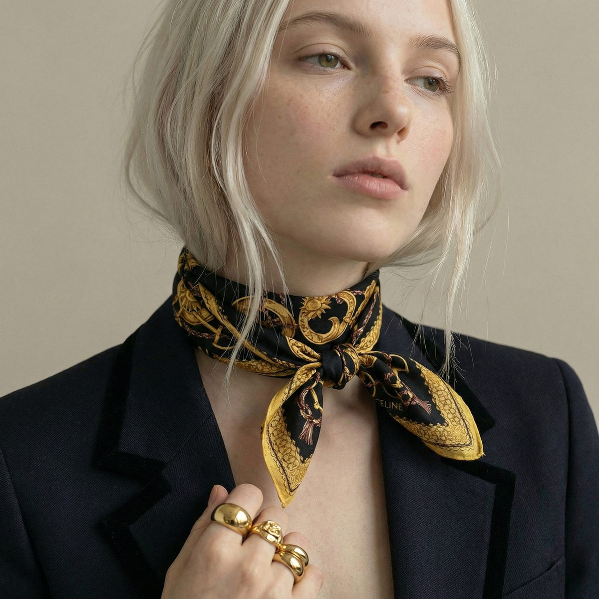 Foulard bandana vintage Céline à Motif Chaînes Dorées