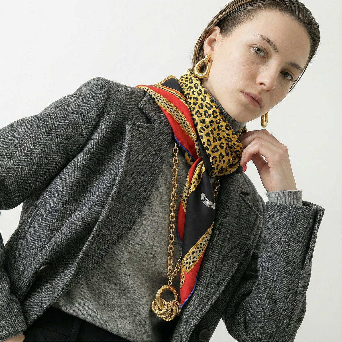 Foulard Cartier Vintage en Soie – Motif Panthères