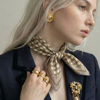 Bandana Céline vintage beige motif chaîne iconique