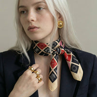 Foulard Vintage Céline Beige À Motifs Monogramme Et Symboles Parisiens