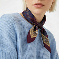 Foulard Vintage Céline À Motif Cachemire Bleu Et Or- generation