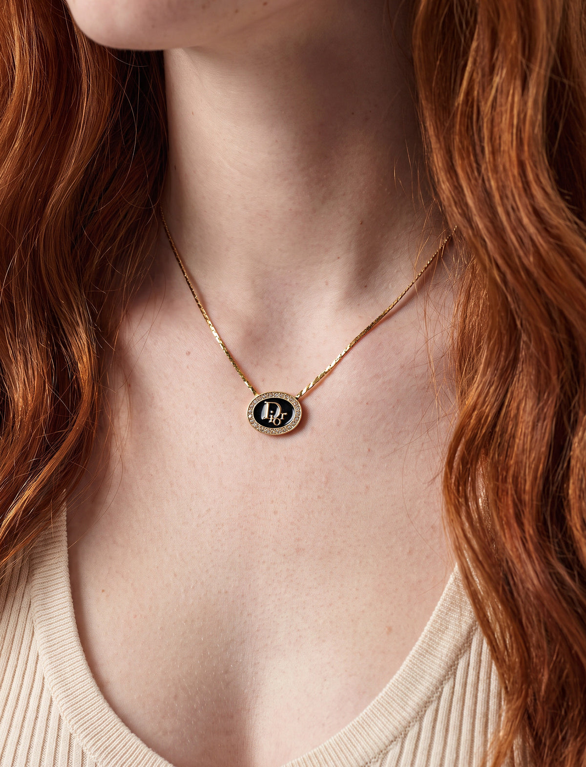 Collier Vintage Logo