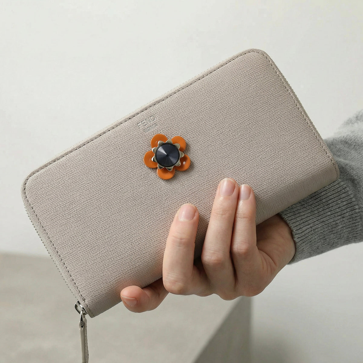 Portefeuille Fendi cuir beige zippé