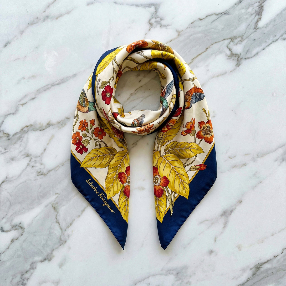 Foulard Vintage Salvatore Ferragamo  À Motif Floral Et Oiseaux