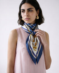 Carré Hermès « Coaching » soie bleu & or
