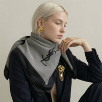 Foulard Yves Saint Laurent à rayures