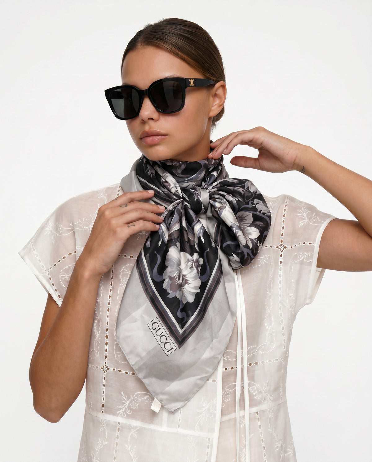 Grand foulard Gucci soie floral