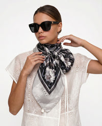 Grand foulard Gucci soie floral