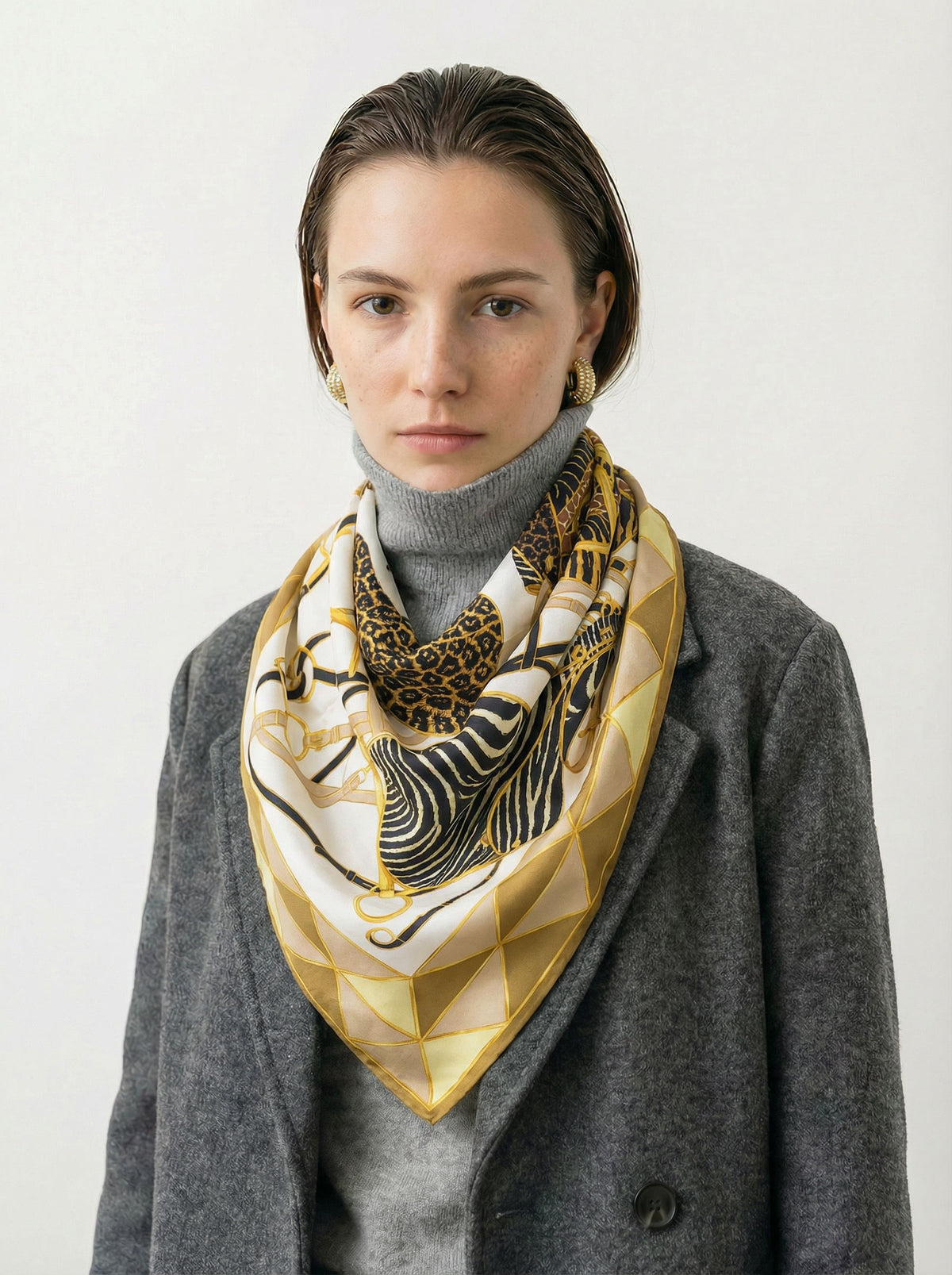 Foulard Gucci vintage en soie – Motifs équestres