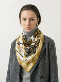 Foulard Gucci vintage en soie – Motifs équestres