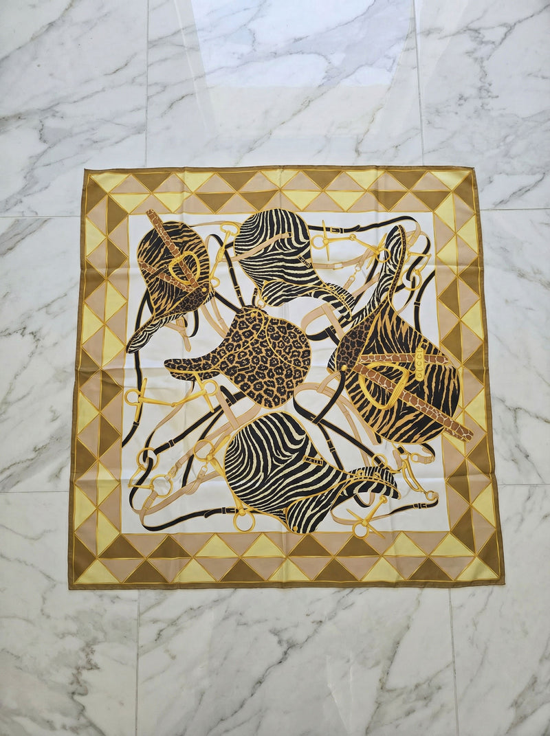 Foulard Gucci vintage en soie – Motifs équestres